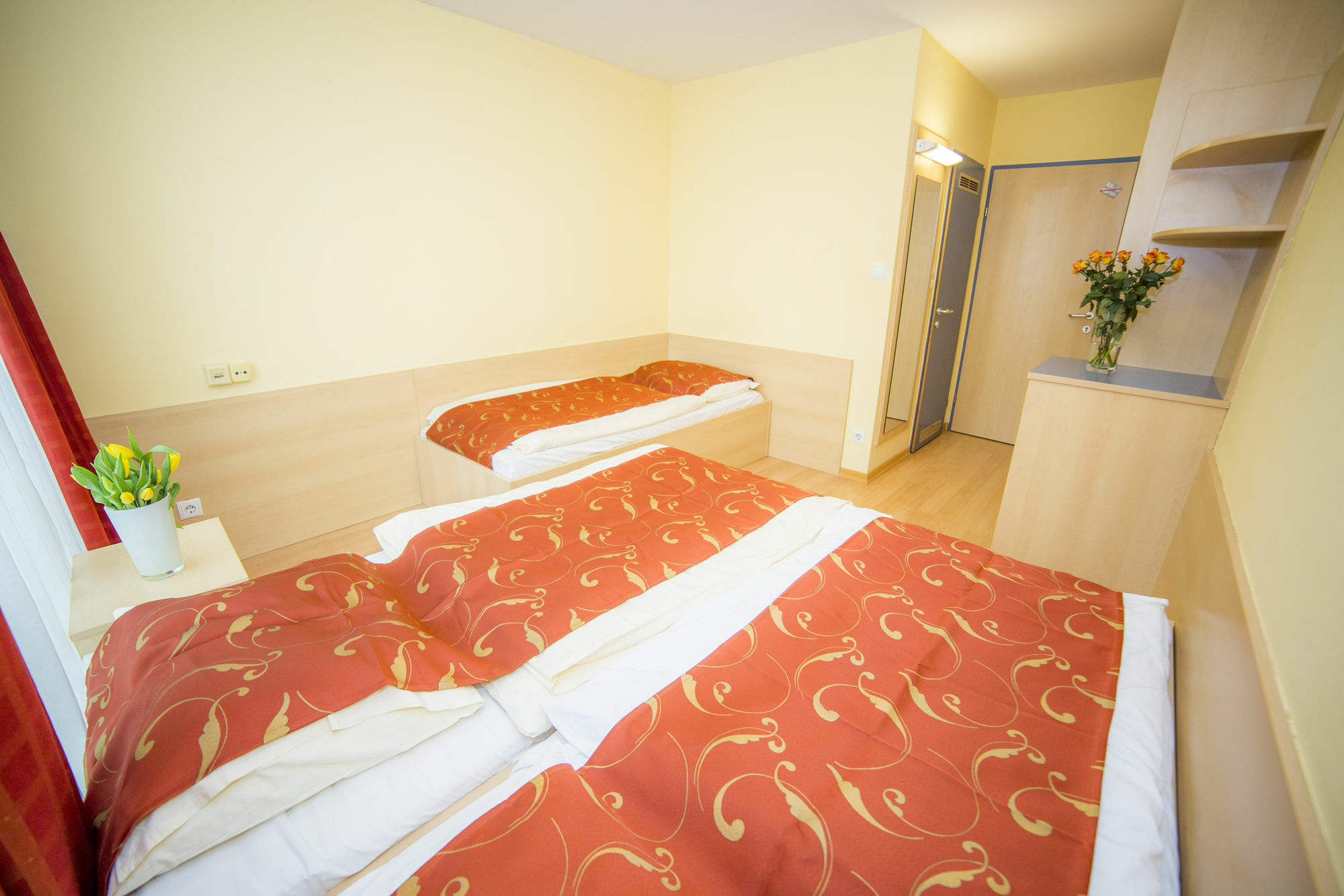 Mynext - Westbahnhof Hostel One Wien Ngoại thất bức ảnh