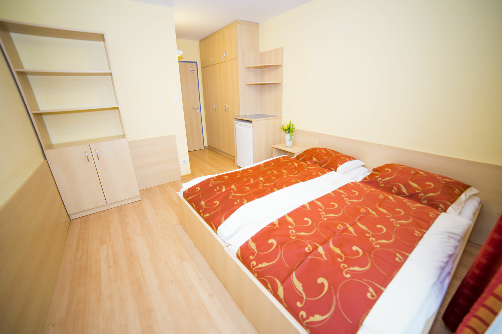 Mynext - Westbahnhof Hostel One Wien Ngoại thất bức ảnh